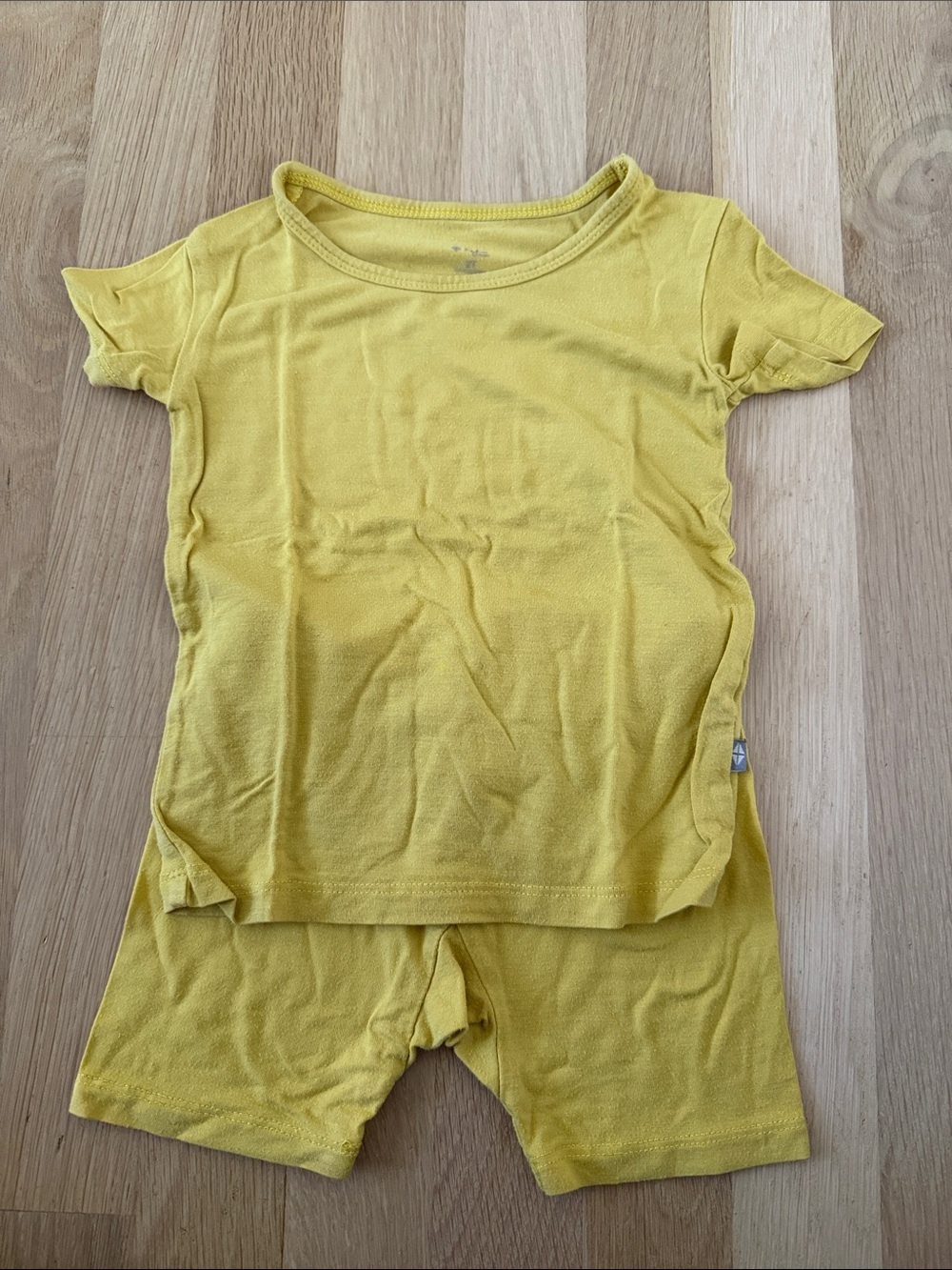 Kyte Baby Yellow Short Sleeve Pajama Set Size 2
